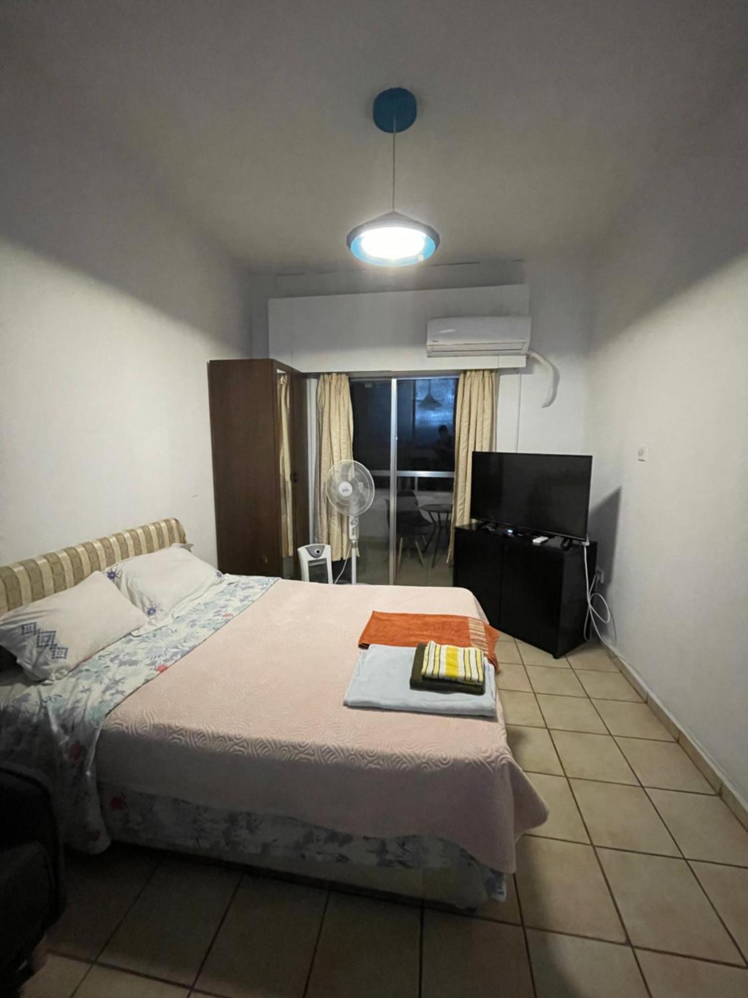 Studio Apartment Larnaca Exteriör bild